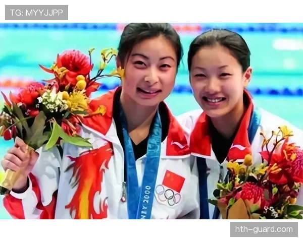 伏明霞跳水拿金牌那会儿，谁想到她后来嫁豪门连生仨娃还素颜买菜？